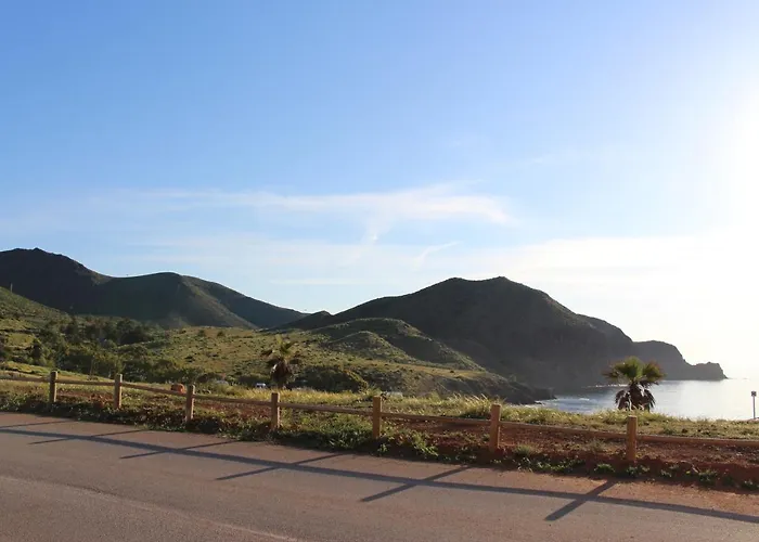 Apartamento De 3 Dormitorios A 60 M De La Playa En La Isleta, Cabo De Gata