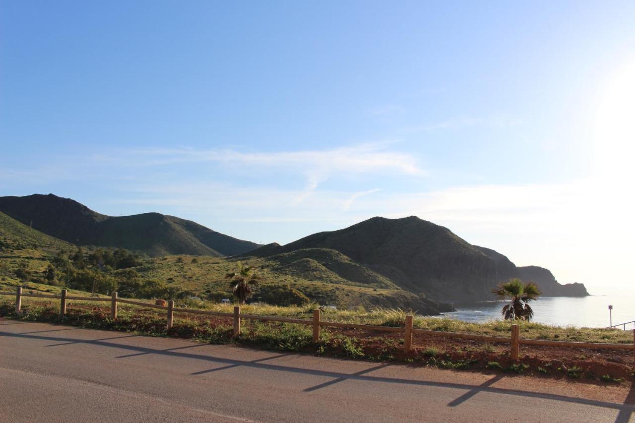 De 3 A 60 M De La Playa En La Isleta, Cabo De Gata *